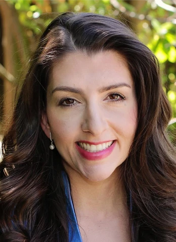 Dr. Aimee Eyvazzadeh